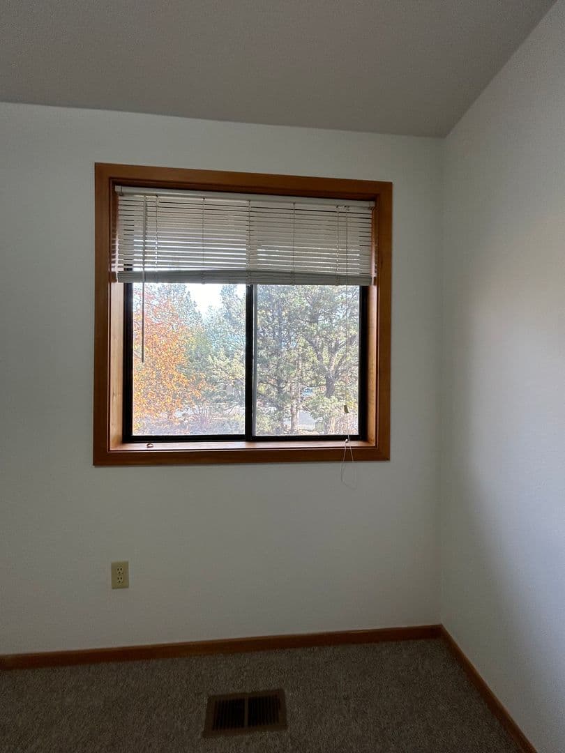 Bend Apartment: 2055 NE York Circle