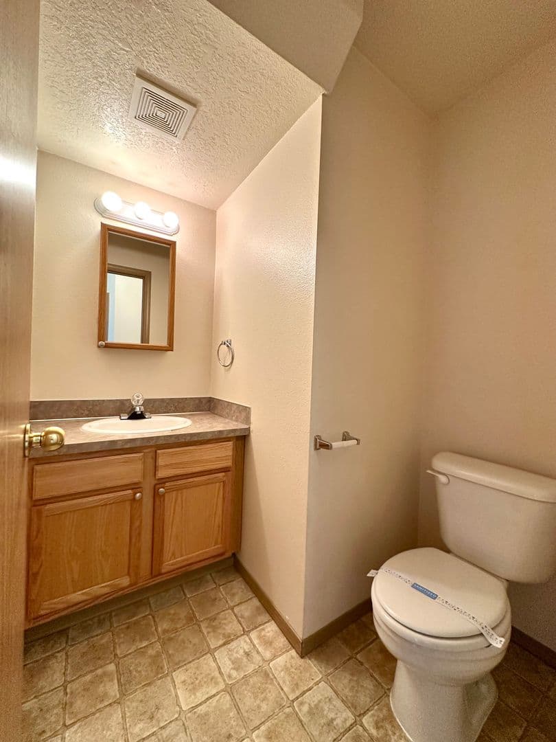 Bend Apartment: 21028 Damascus Ln