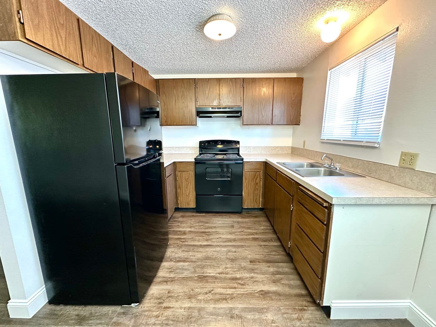 Redmond Apartment: 1624 SW Lava Avenue