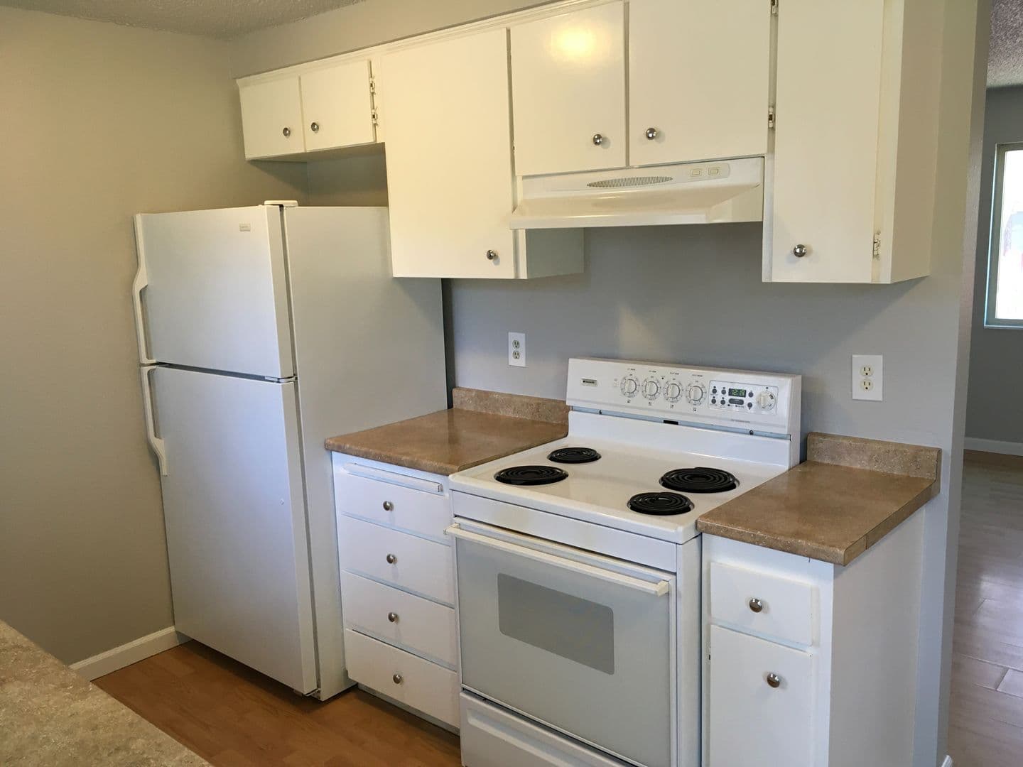 Redmond Apartment: 319 NW Greenwood Avenue