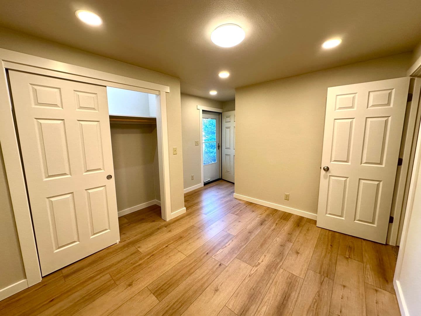 Bend Apartment: 1727 NW Wall St.