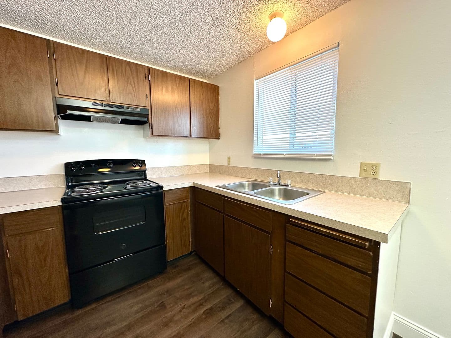 Redmond Apartment: 1624 SW Lava Avenue
