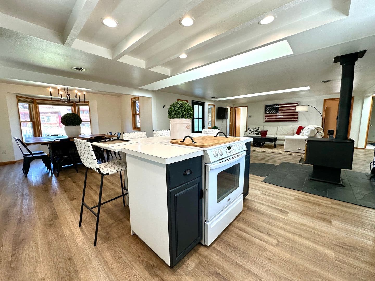 Sisters House: 305 W Washington