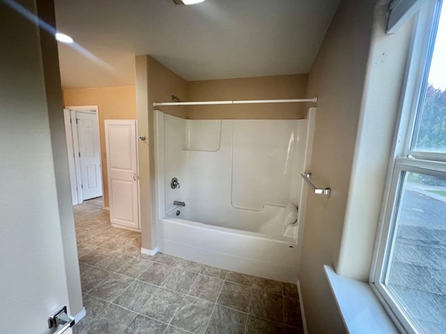 Bend House: 2521 NE Cretia Ct