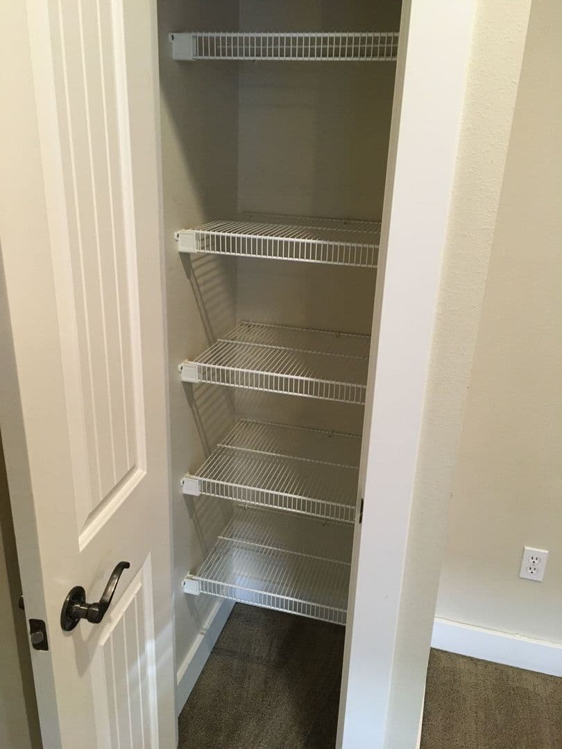 Bend Apartment: 1031 NE Watt Way