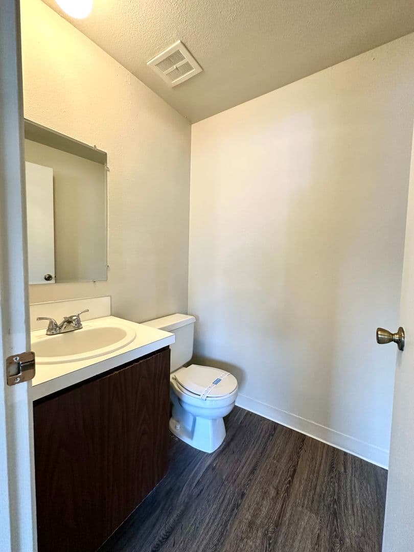 Redmond Apartment: 1624 SW Lava Avenue
