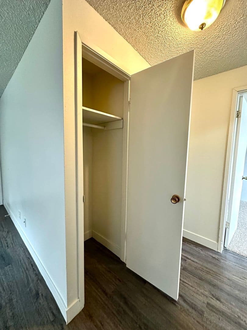 Redmond Apartment: 1624 SW Lava Avenue
