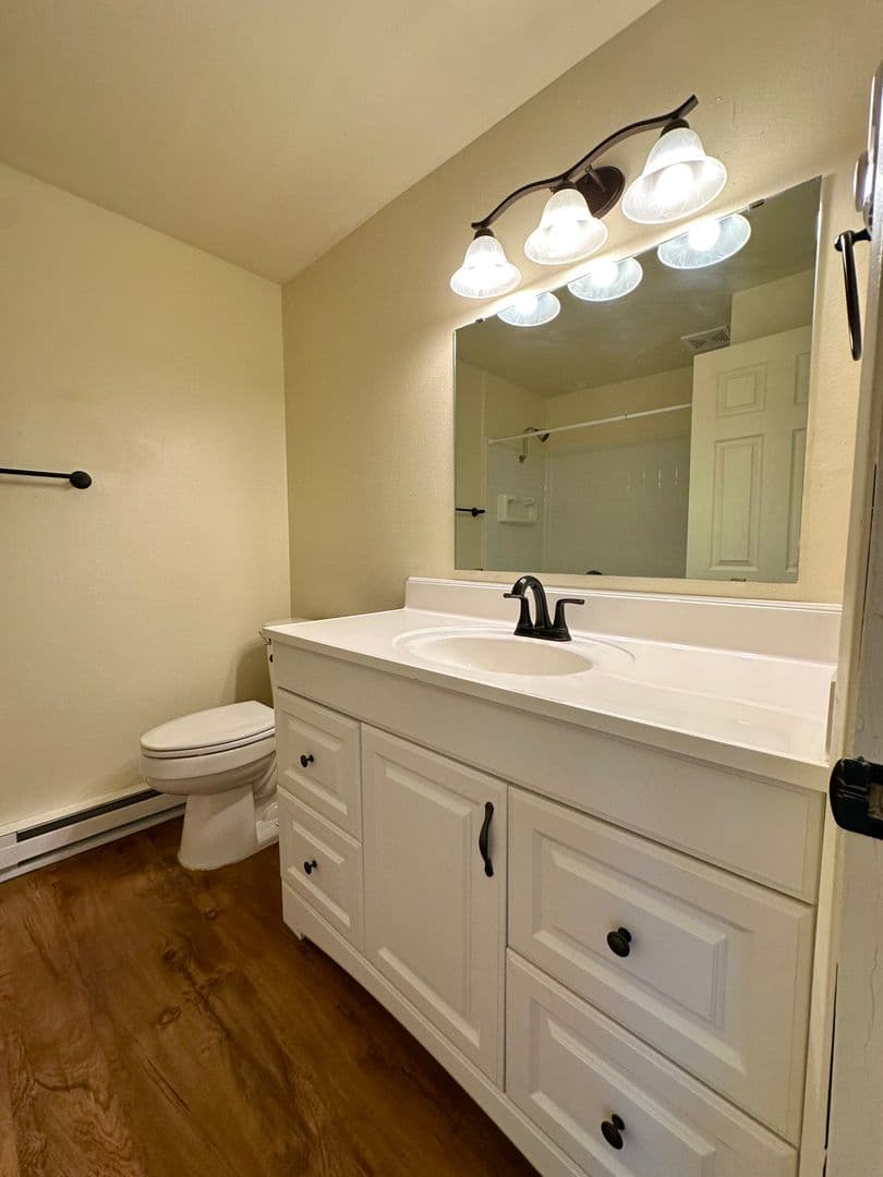 Bend Apartment: 1580 NW Newport