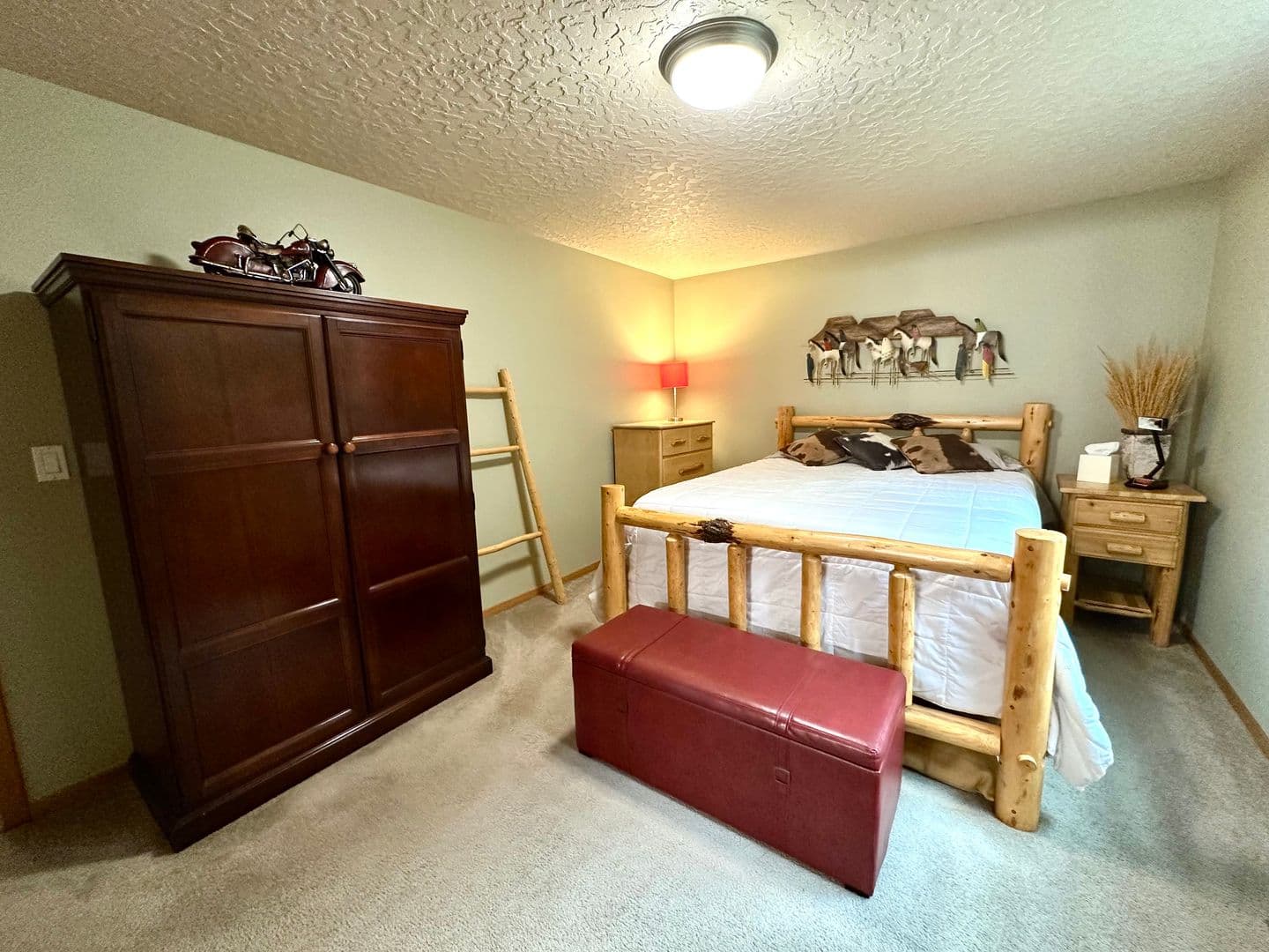 Bend House: 20537 Dylan Loop