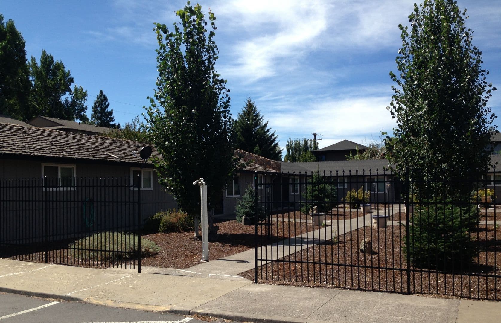 Bend Apartment: 1727 NW Wall St.