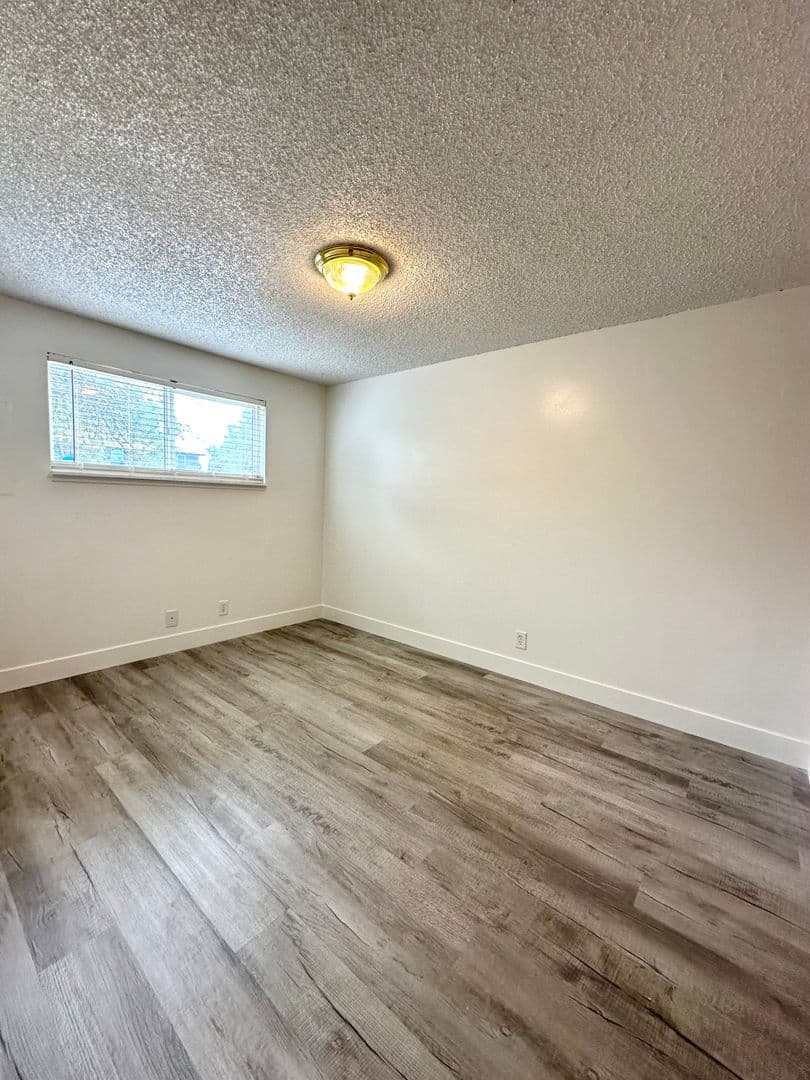 Redmond Apartment: 1620 SW Lava Avenue