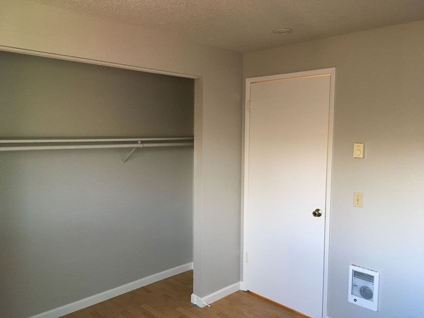 Redmond Apartment: 319 NW Greenwood Avenue