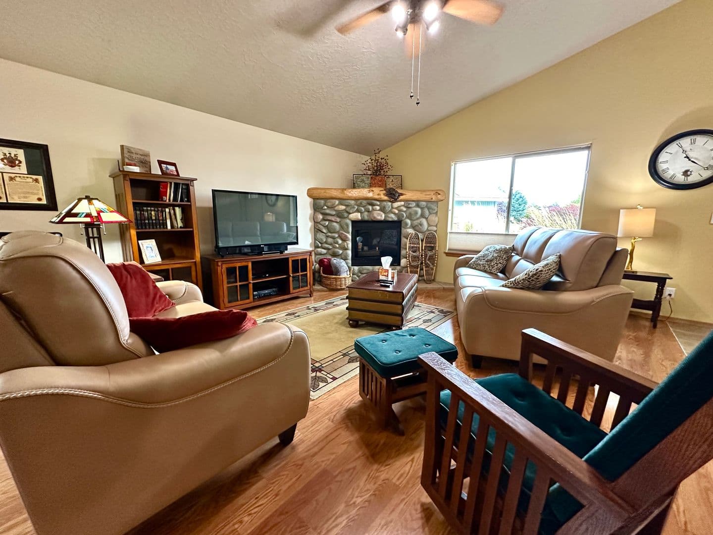 Bend House: 20537 Dylan Loop