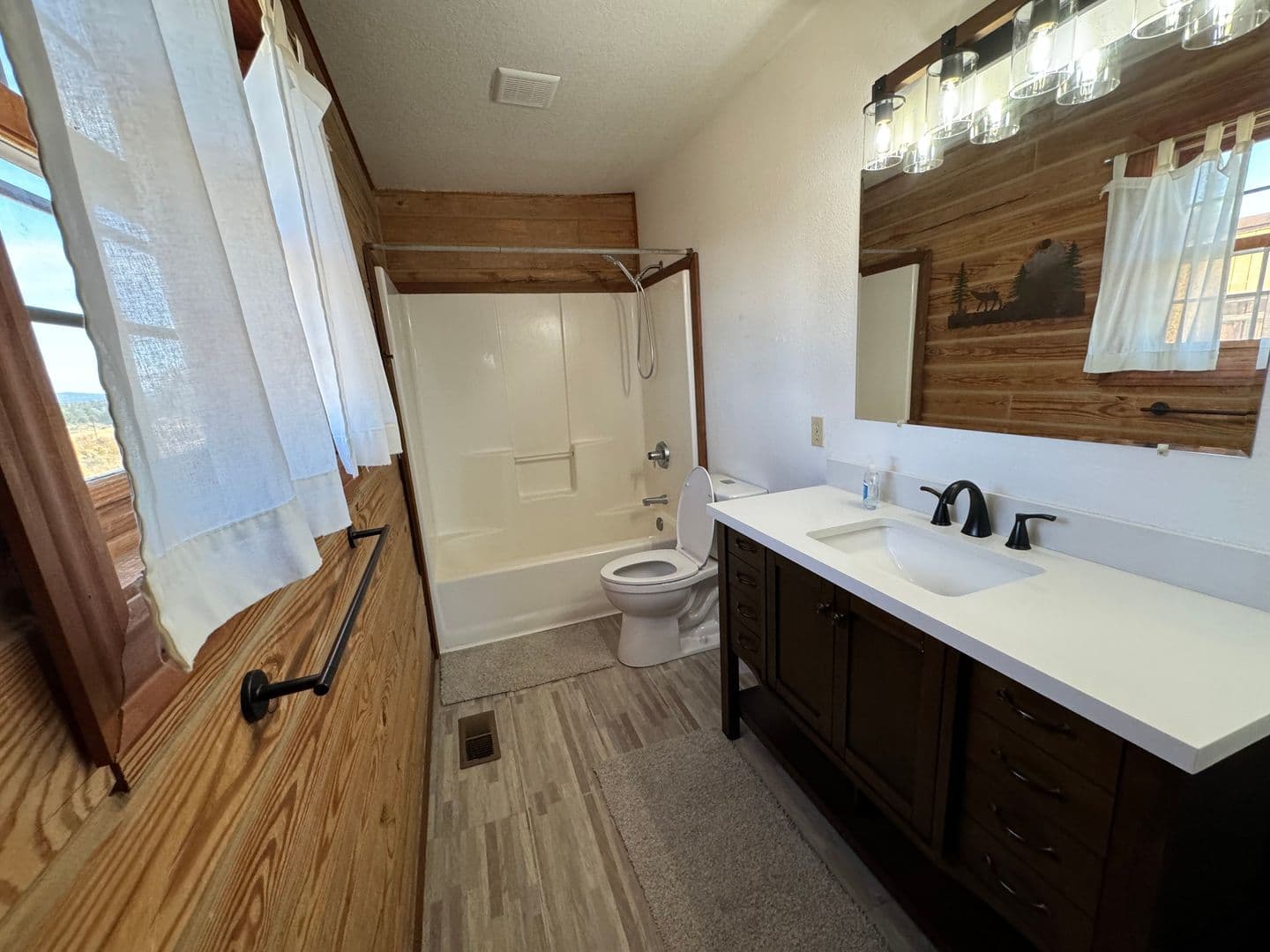 Terrebonne House: 13873 SW Peninsula Drive