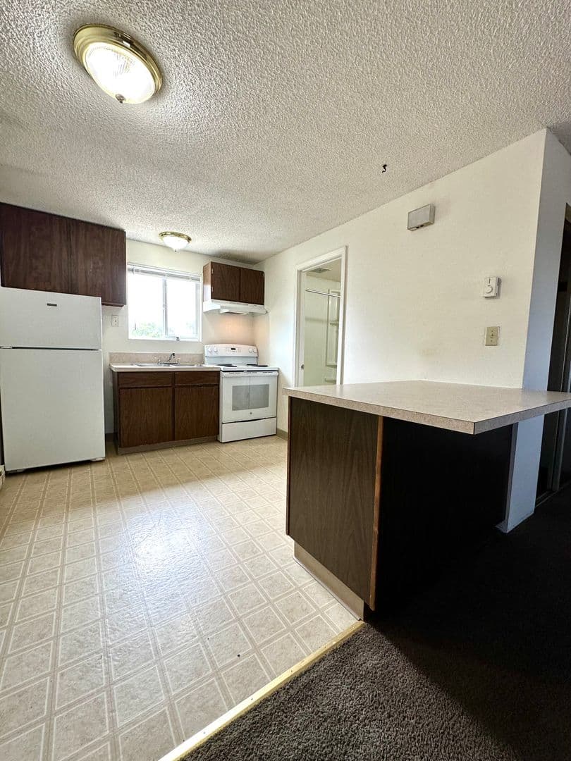 Redmond Apartment: 1630 SW Lava Avenue