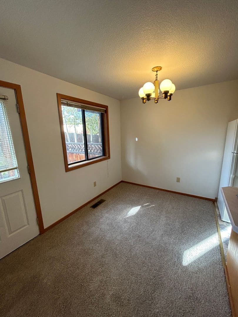 Bend Apartment: 2055 NE York Circle