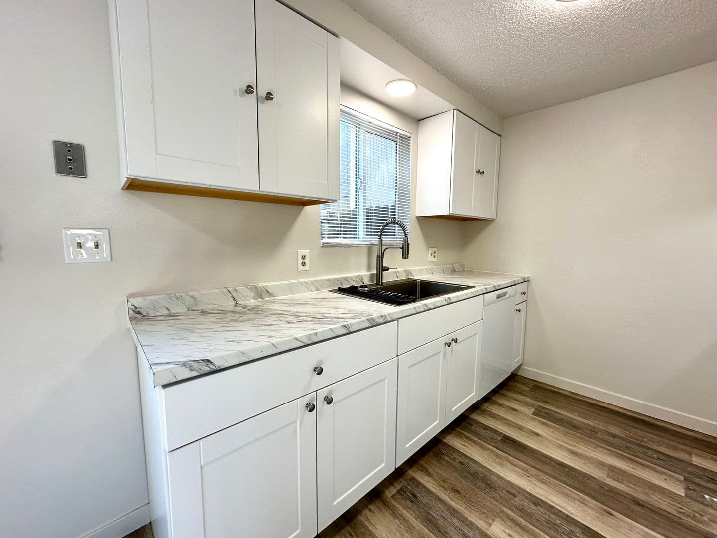 Redmond Apartment: 1612 SW Lava Avenue