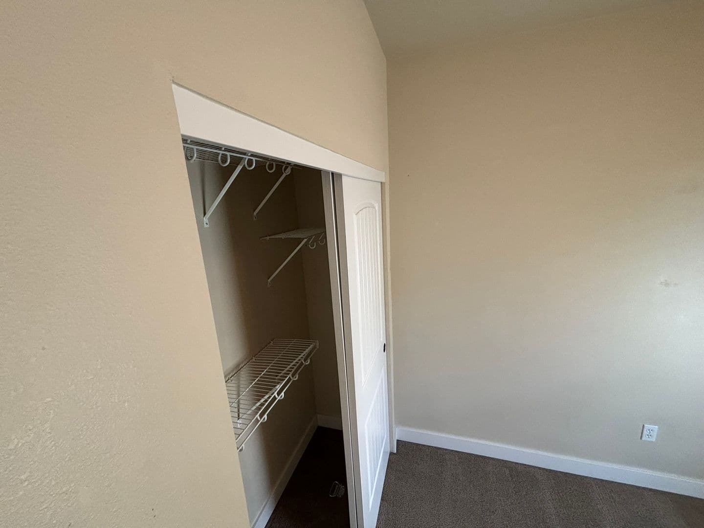 Bend Apartment: 1031 NE Watt Way