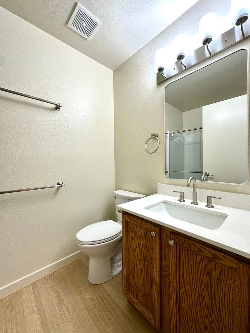 Bend Apartment: 1980 NE Zachary Ct