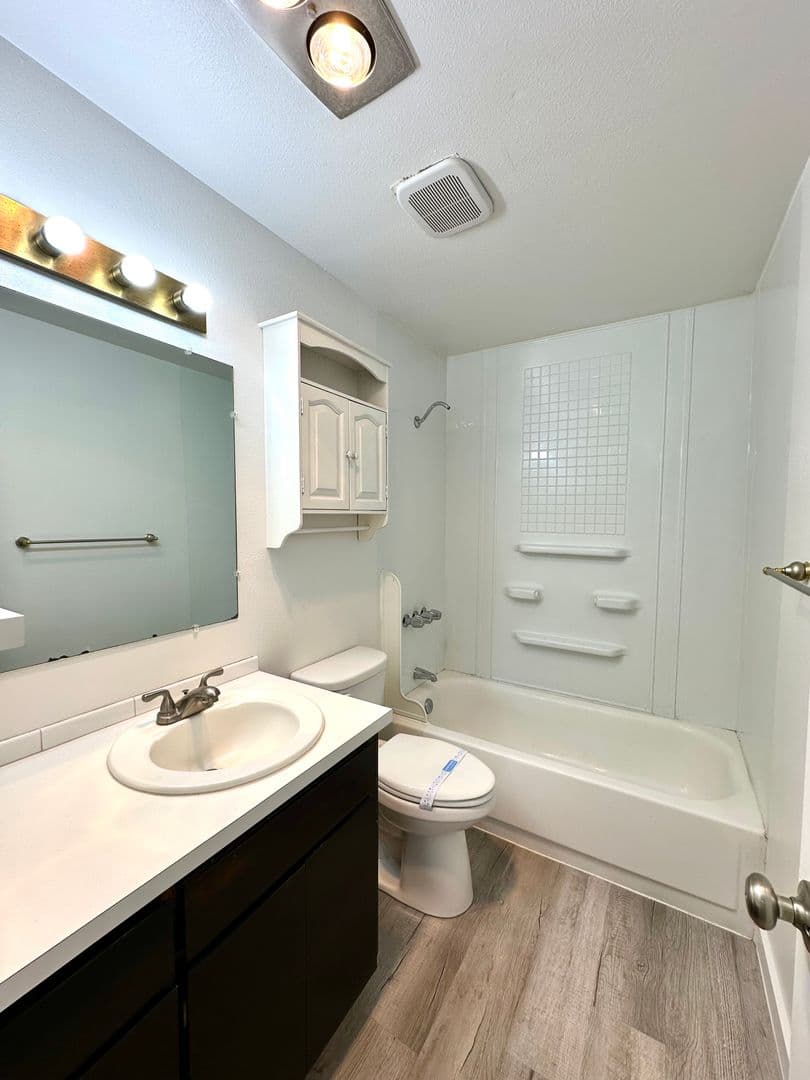 Redmond Apartment: 1620 SW Lava Avenue