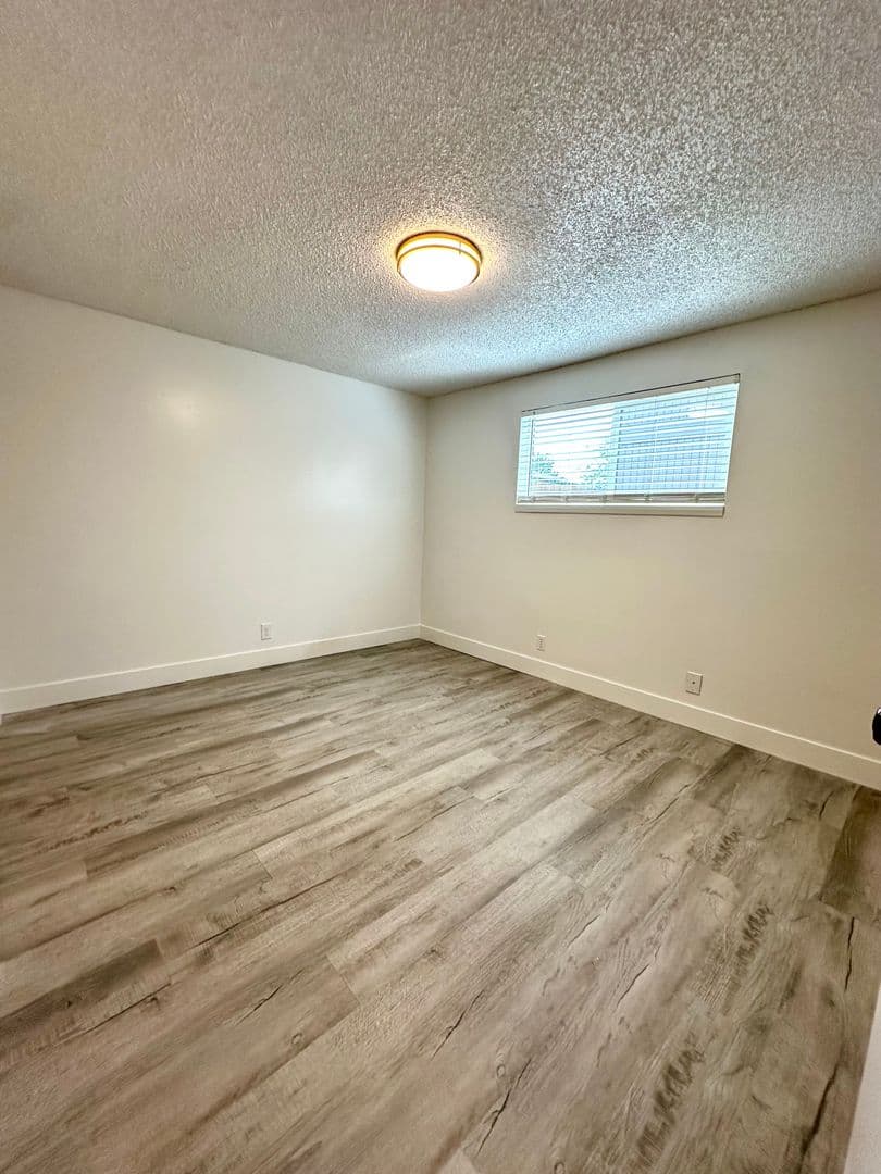 Redmond Apartment: 1620 SW Lava Avenue