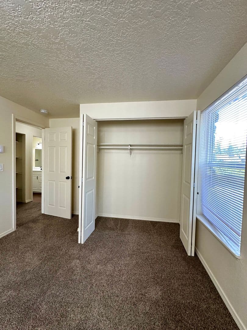 Bend Apartment: 1580 NW Newport