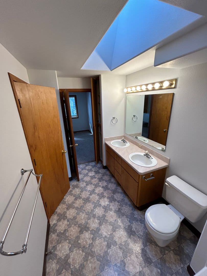 Bend Apartment: 2055 NE York Circle