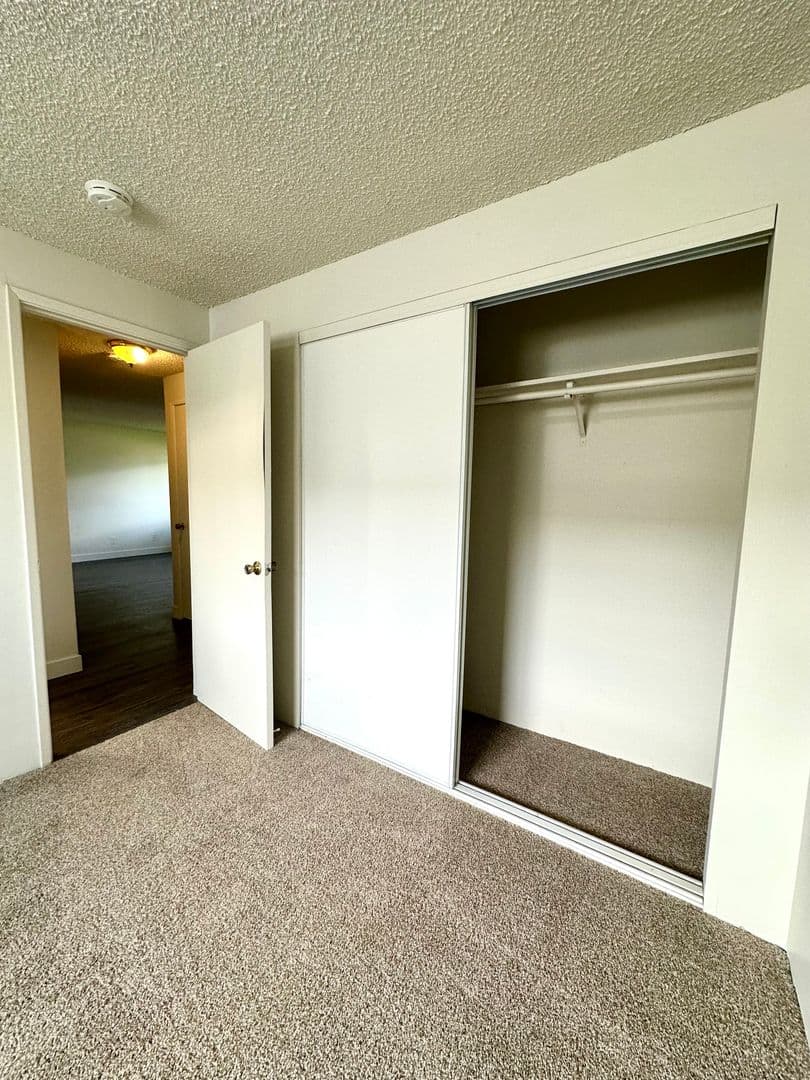 Redmond Apartment: 1624 SW Lava Avenue