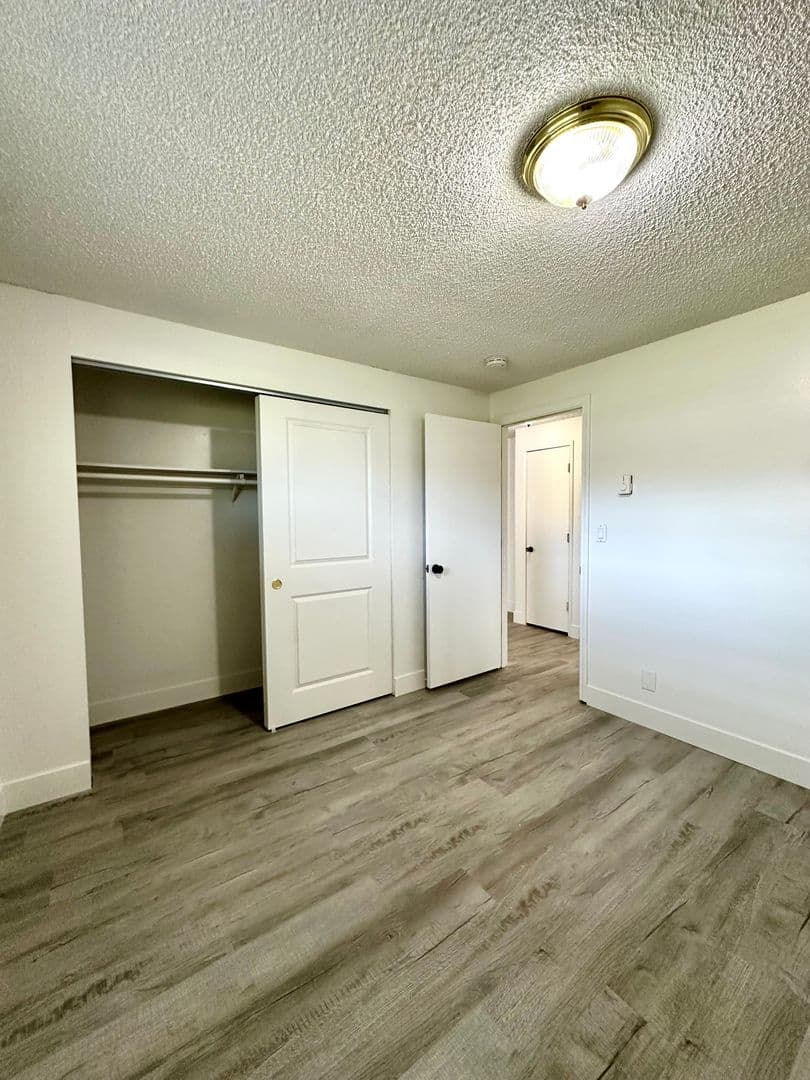 Redmond Apartment: 1620 SW Lava Avenue