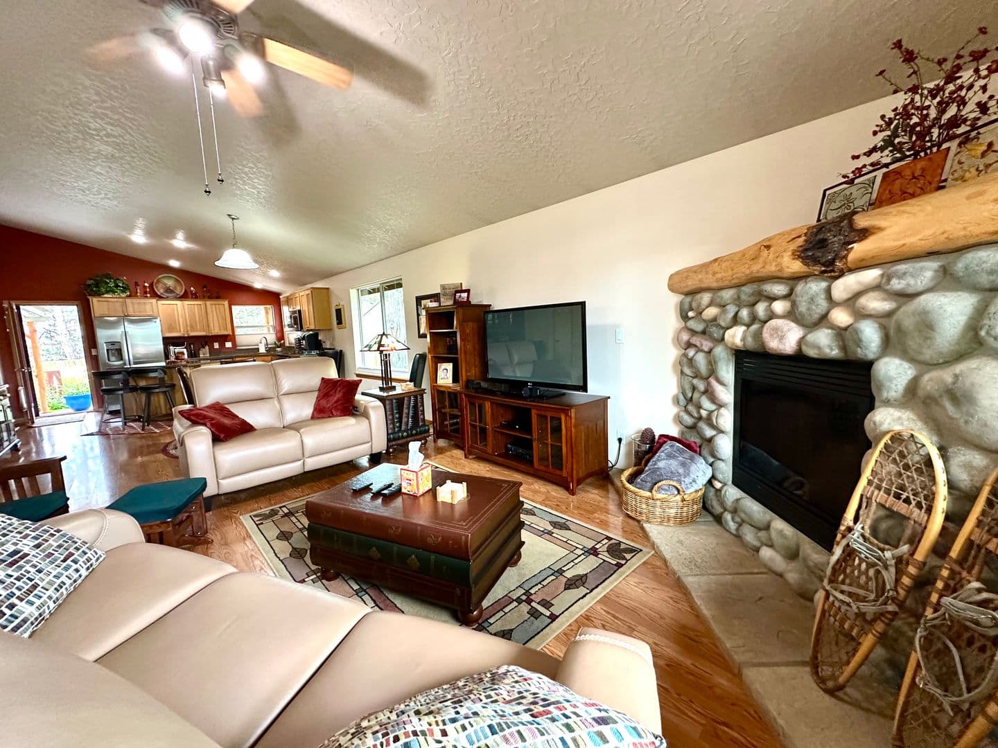 Bend House: 20537 Dylan Loop