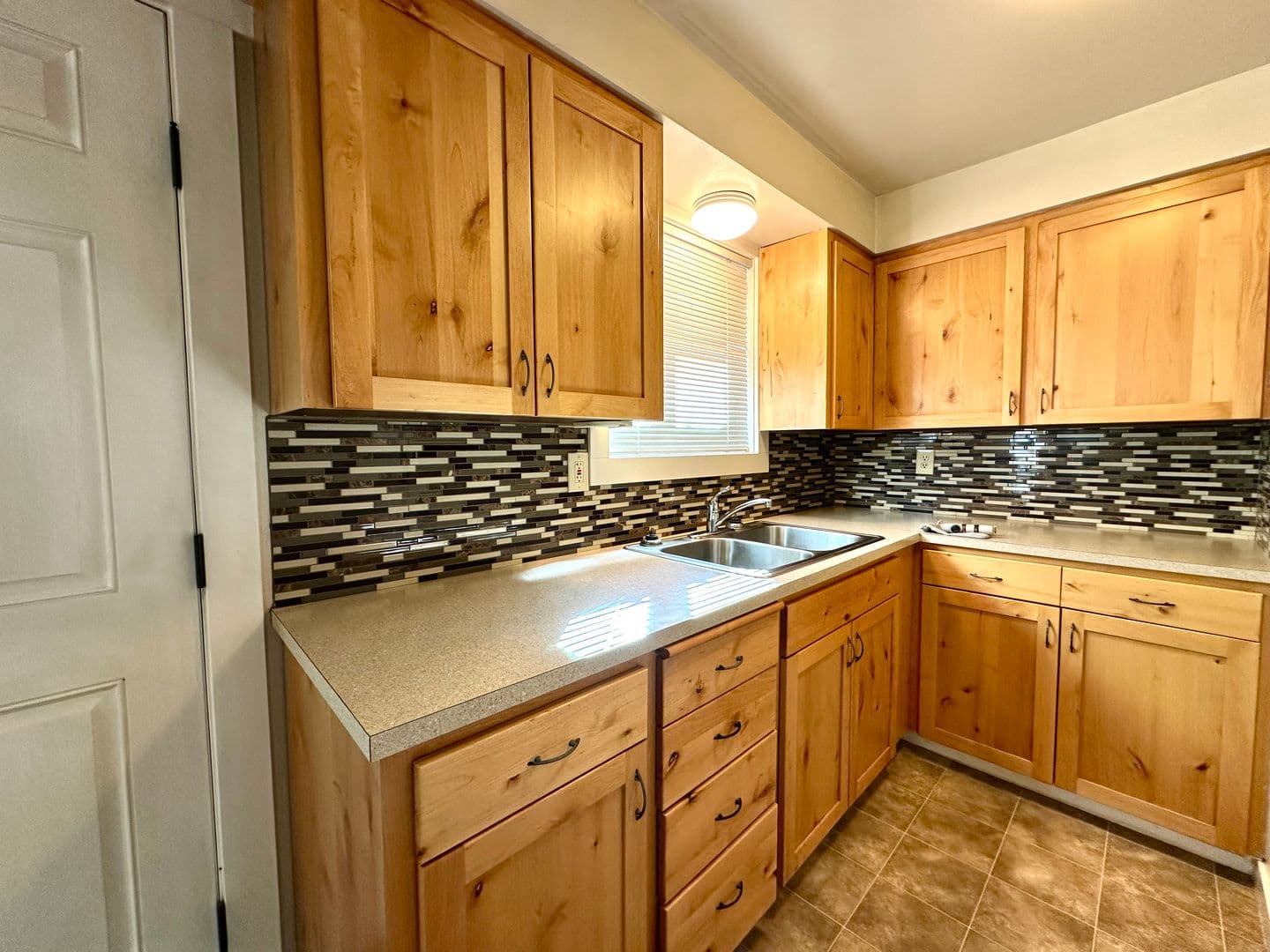 Bend Apartment: 1727 NW Wall St.