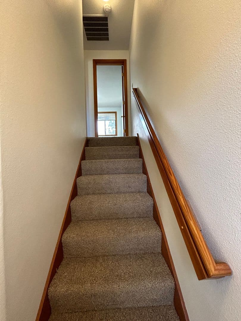 Bend Apartment: 2055 NE York Circle