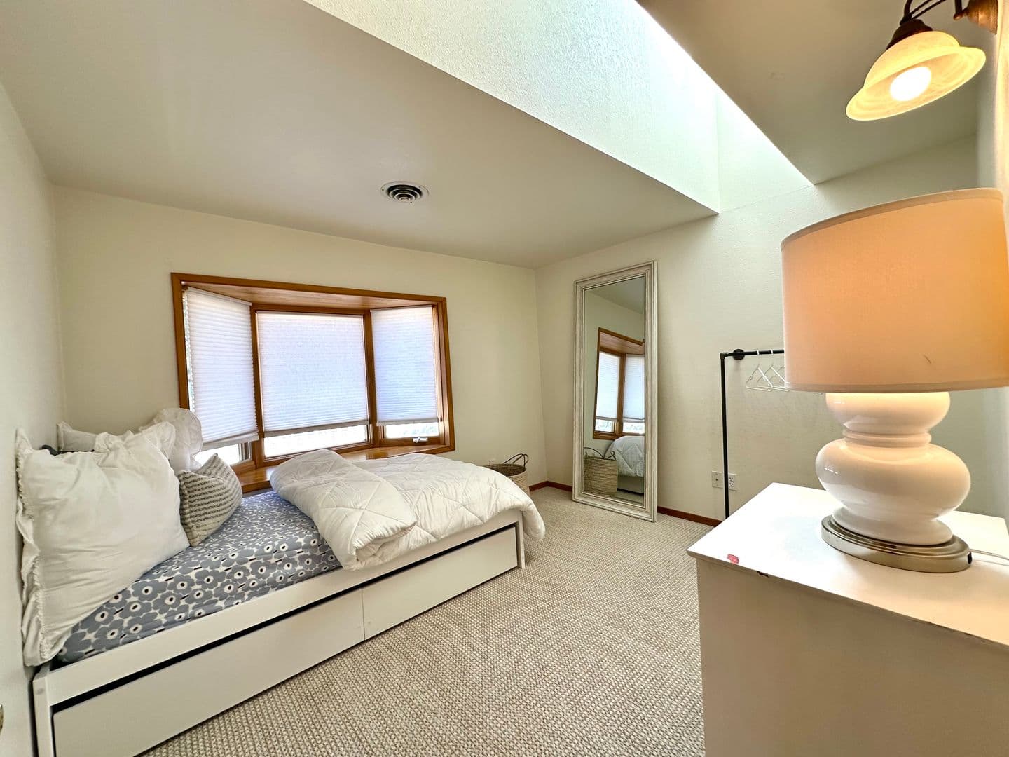 Sisters House: 305 W Washington