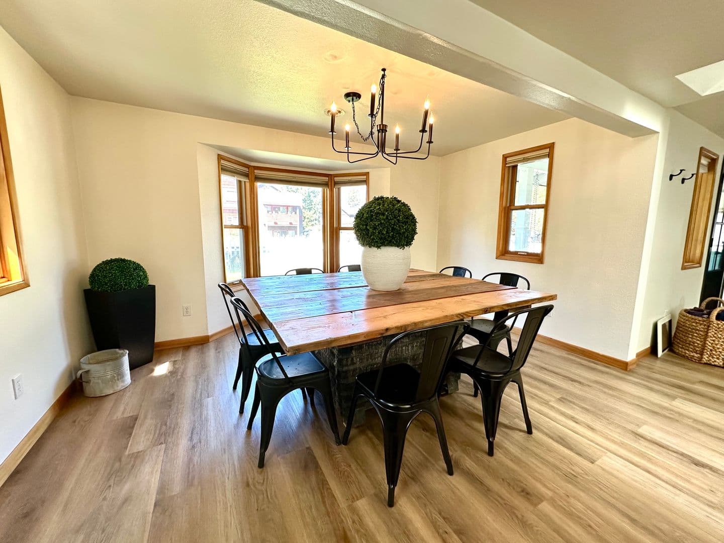 Sisters House: 305 W Washington