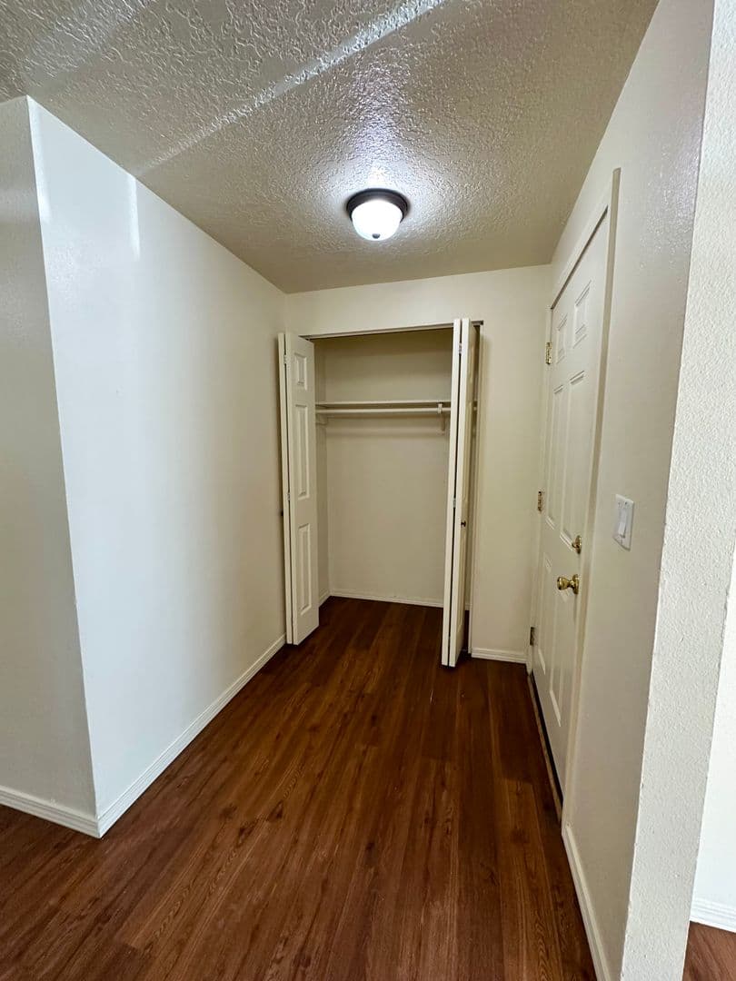 Bend Apartment: 1580 NW Newport