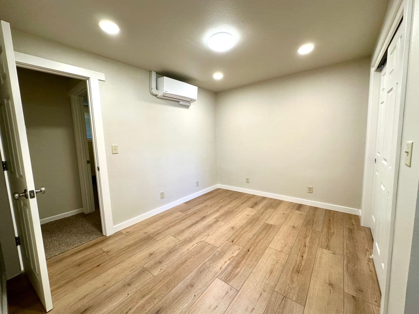 Bend Apartment: 1727 NW Wall St.