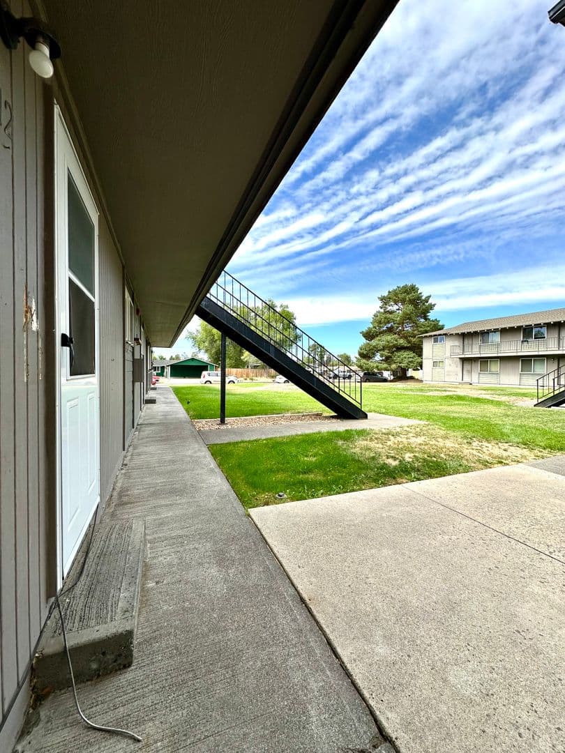 Redmond Apartment: 1620 SW Lava Avenue
