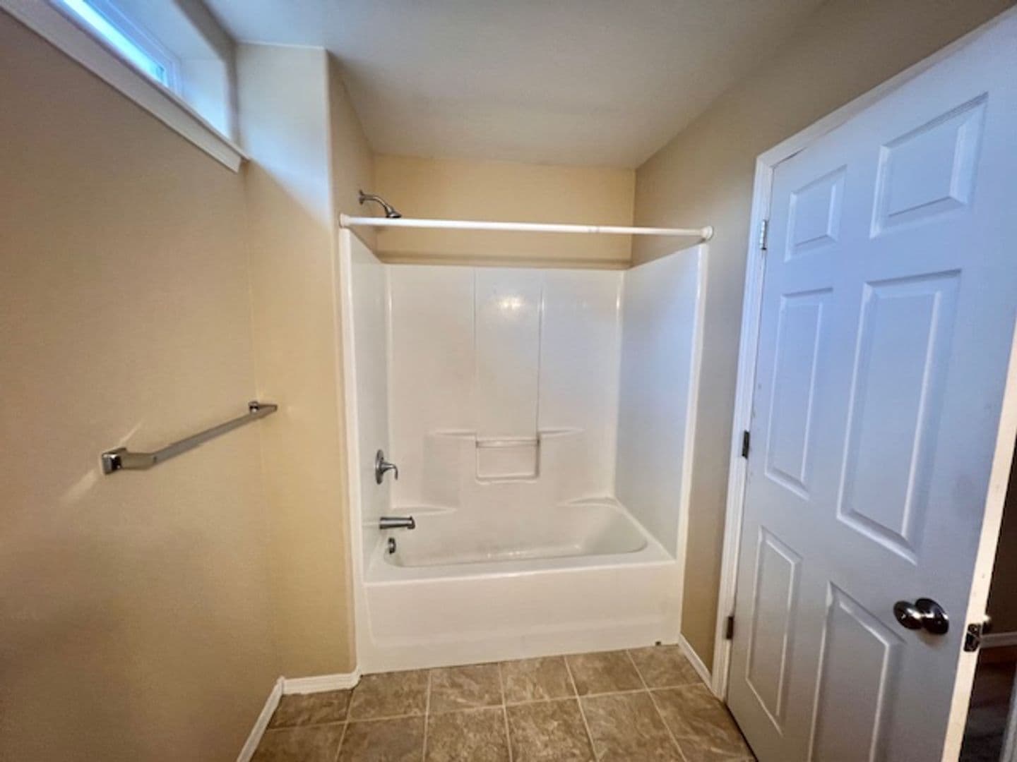 Bend House: 2521 NE Cretia Ct