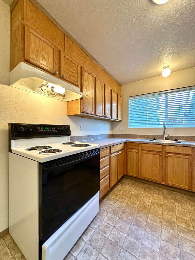 Bend Apartment: 21028 Damascus Ln