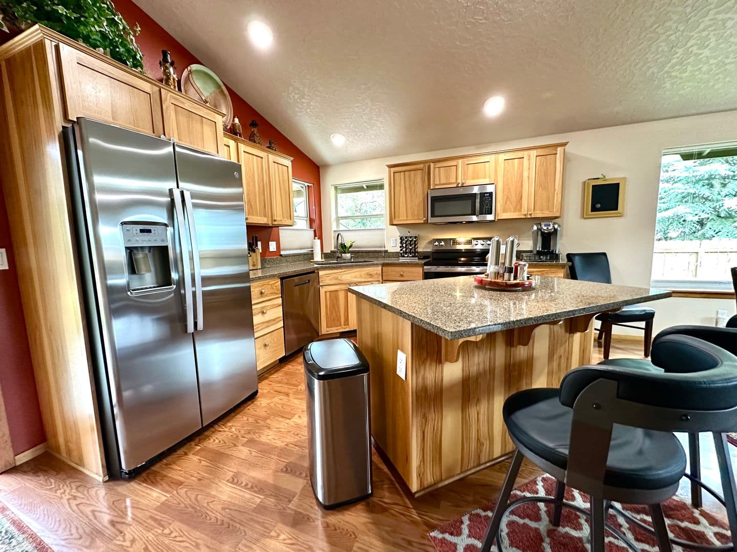 Bend House: 20537 Dylan Loop