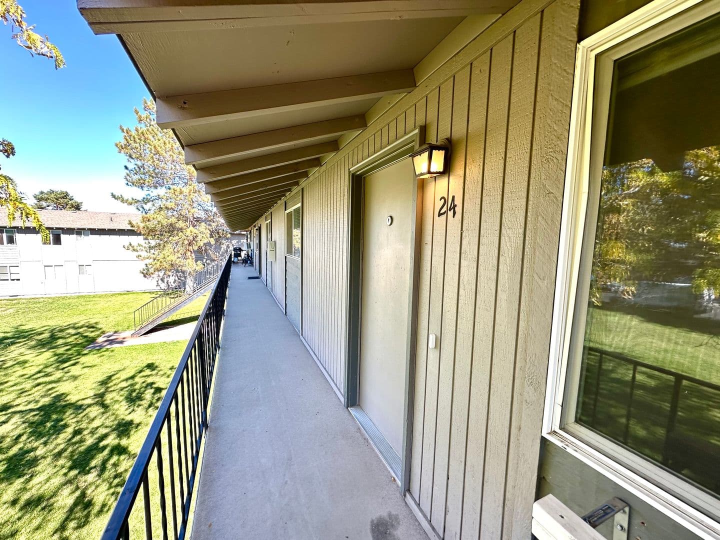 Redmond Apartment: 1624 SW Lava Avenue