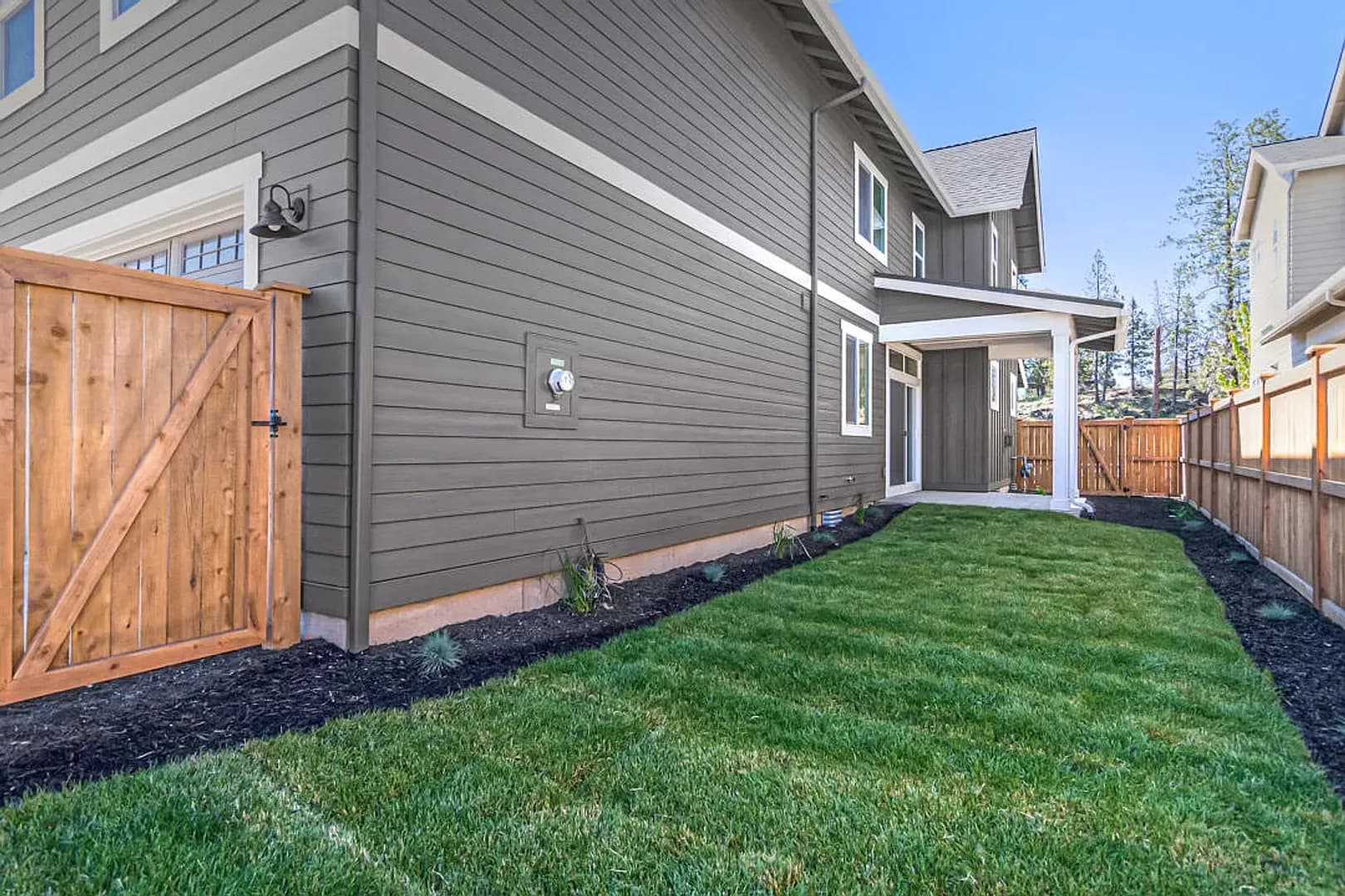 Bend House: 20478 Murphy Rd.