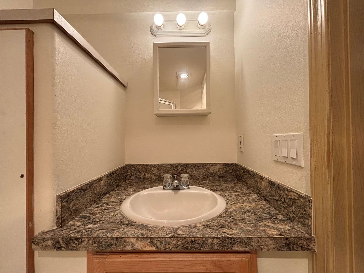 Bend Apartment: 1565 NW Portland