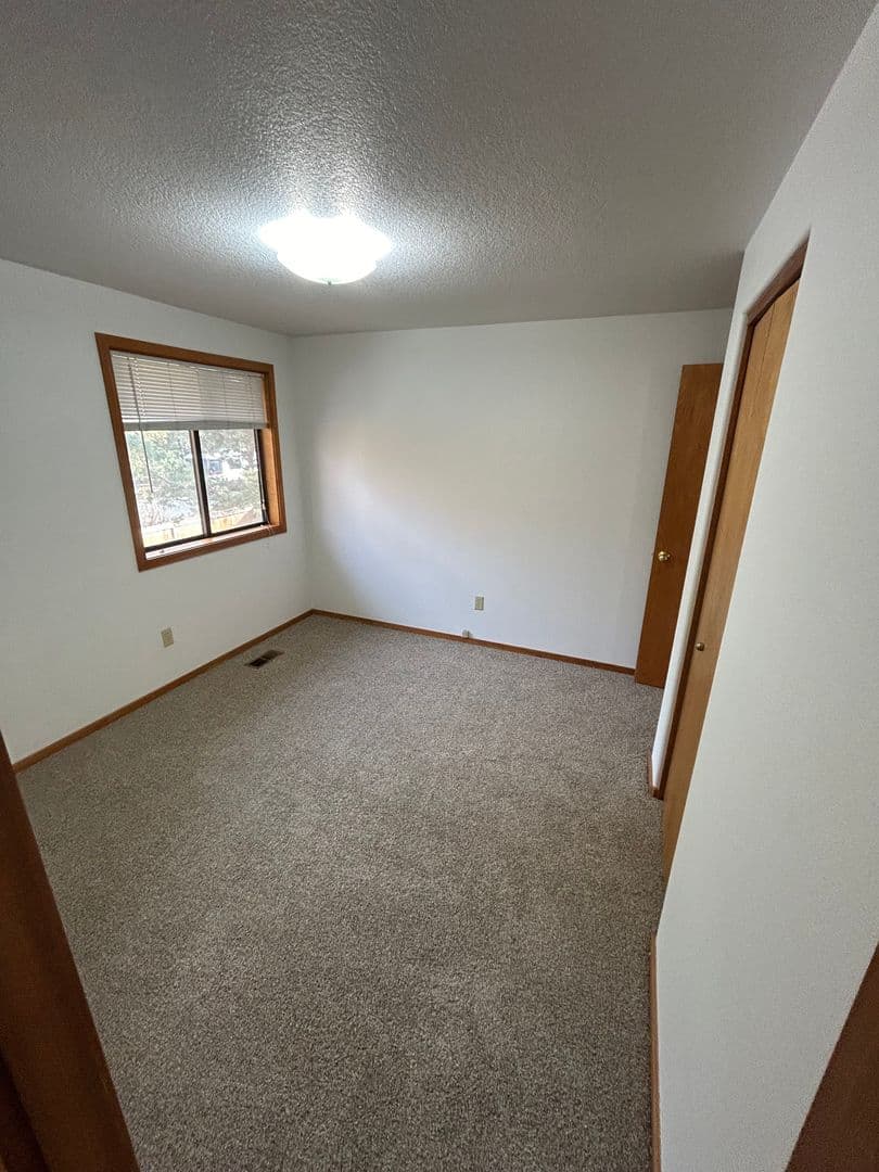 Bend Apartment: 2055 NE York Circle