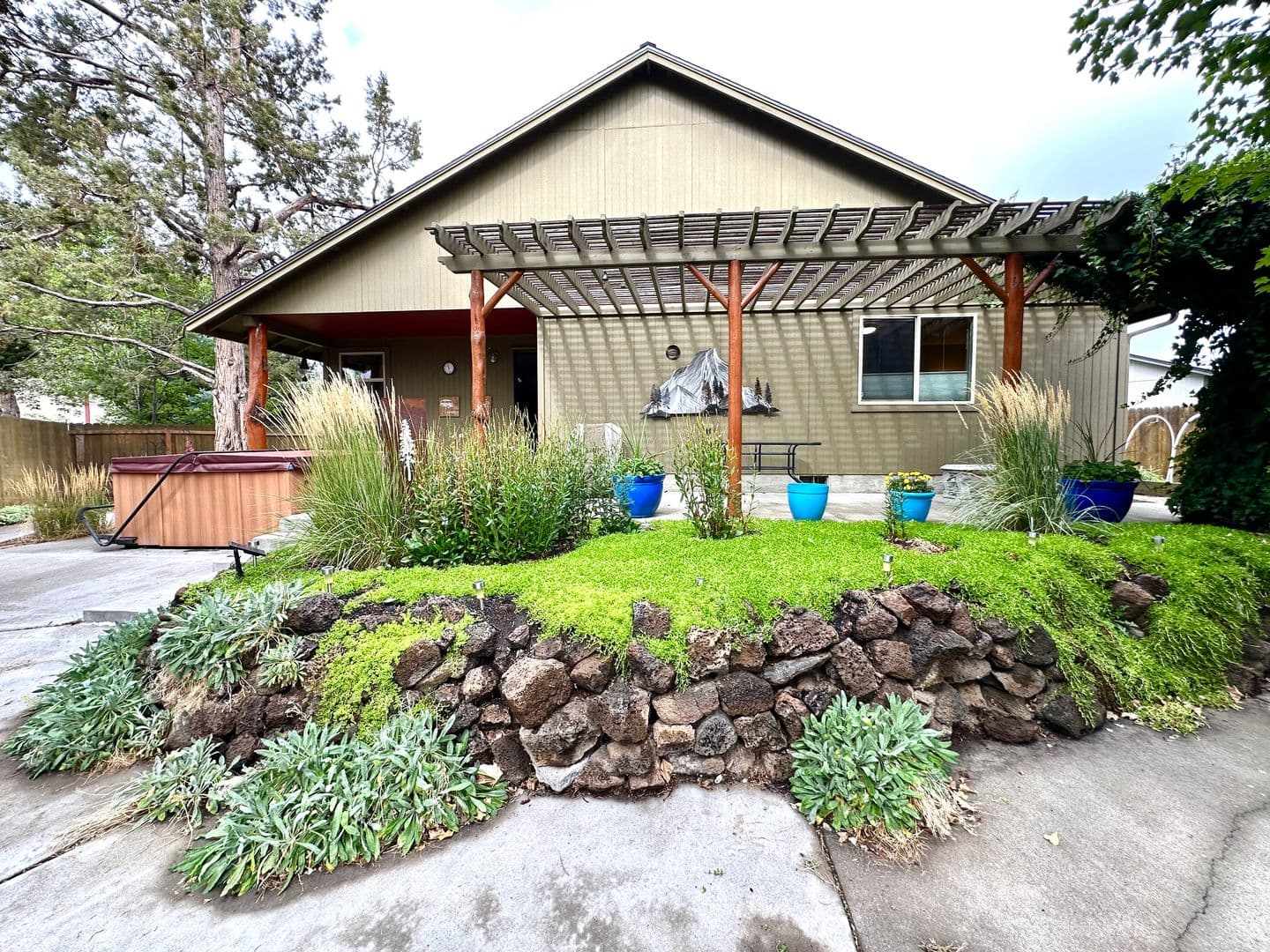 Bend House: 20537 Dylan Loop