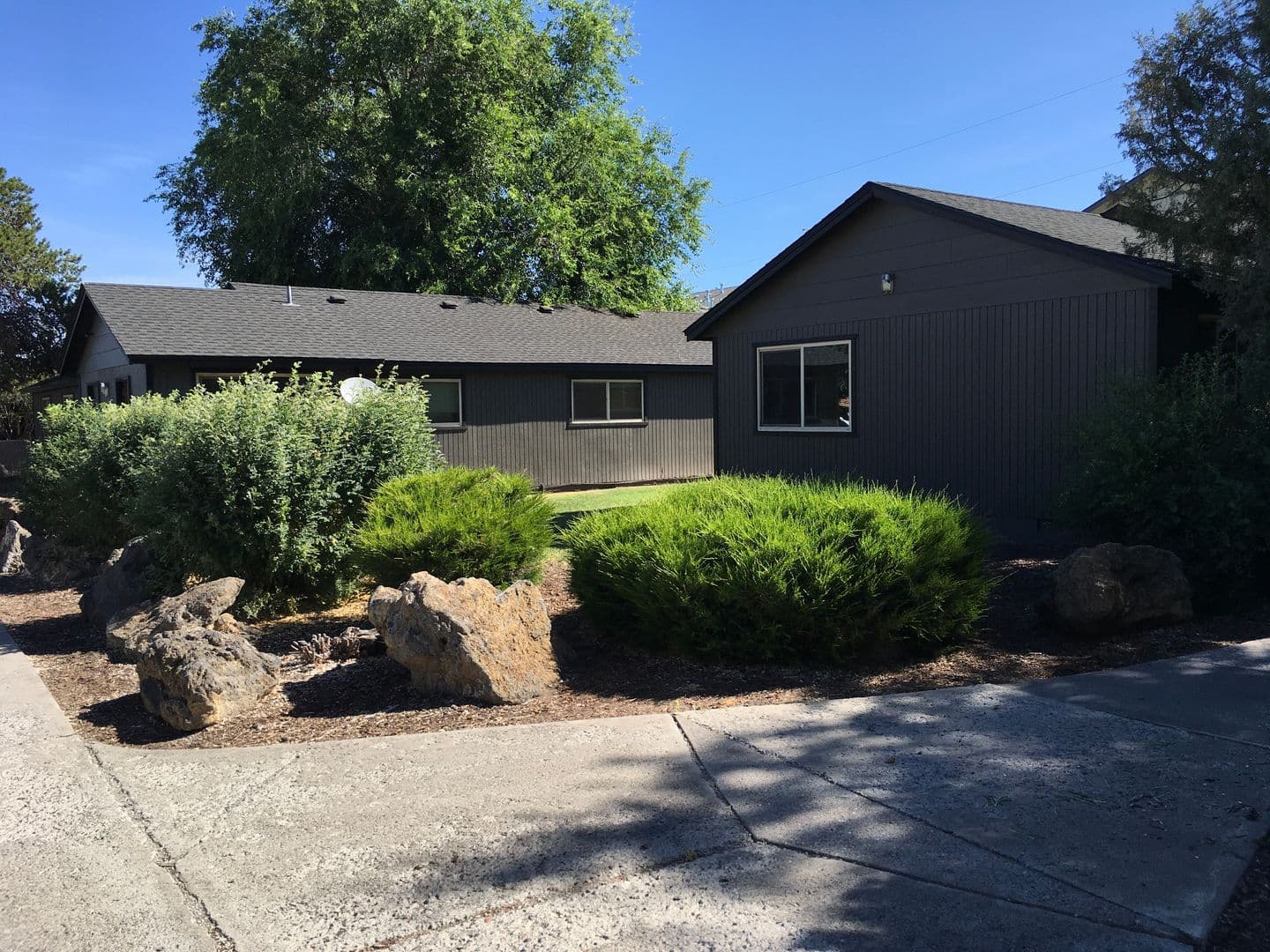 Redmond Apartment: 319 NW Greenwood Avenue
