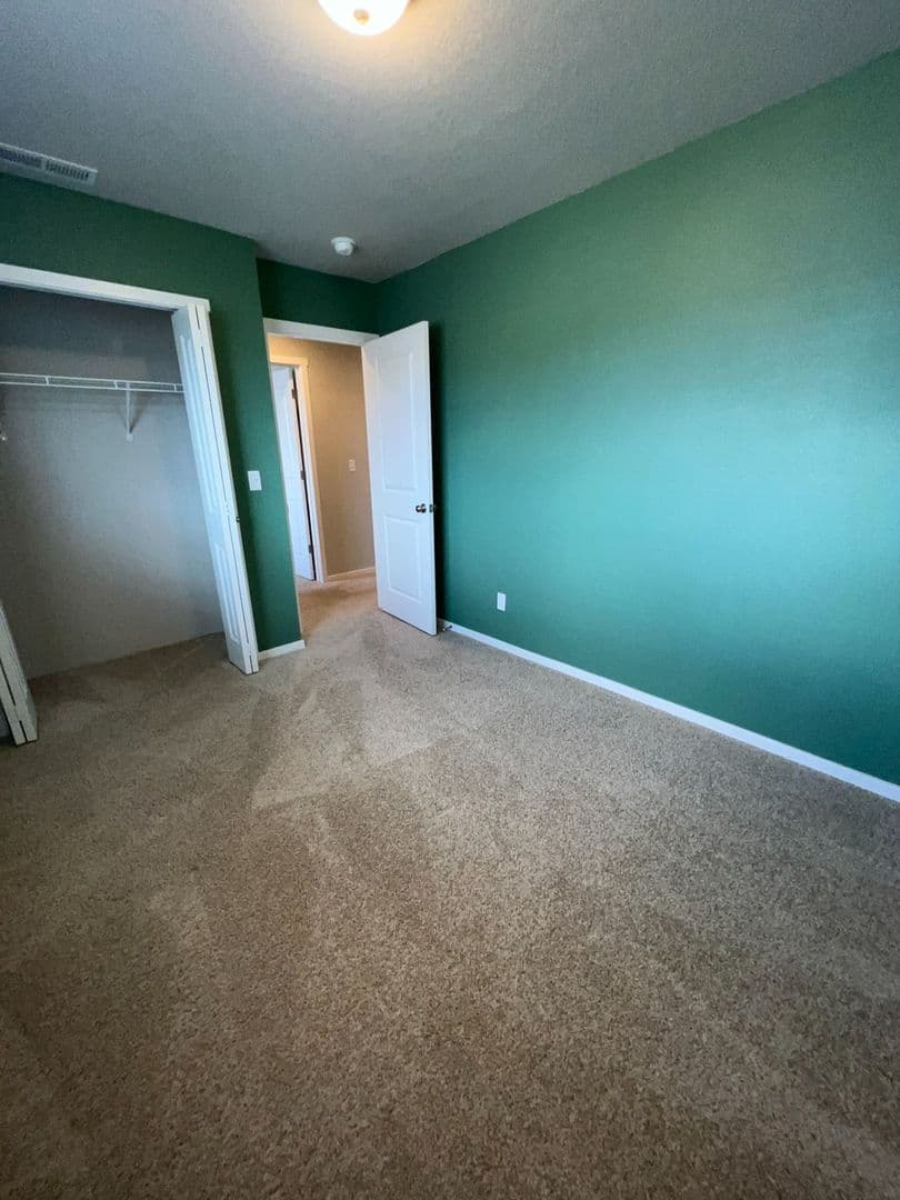 Bend House: 20505 SE Evian Ave
