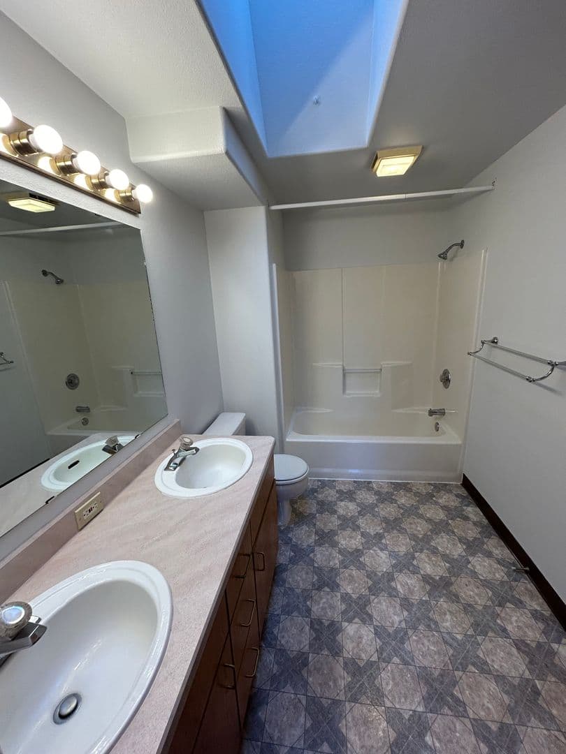 Bend Apartment: 2055 NE York Circle