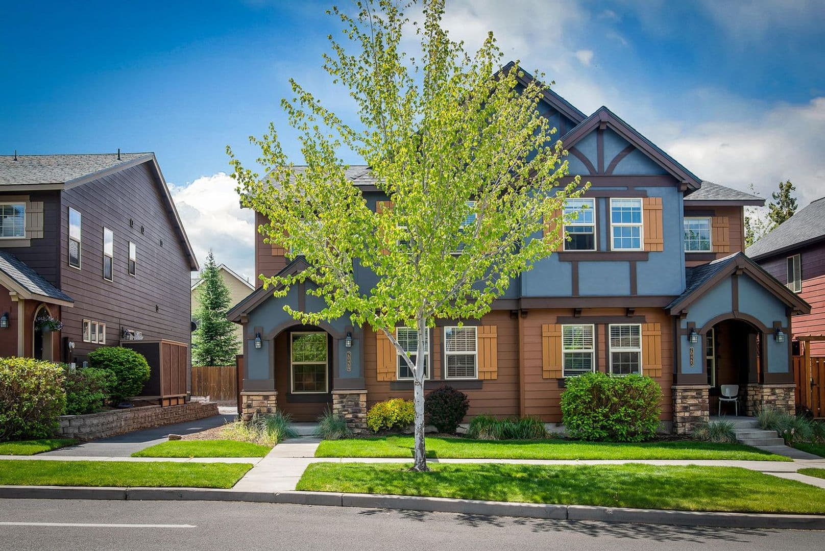 Bend House: 20469 Brentwood Ave