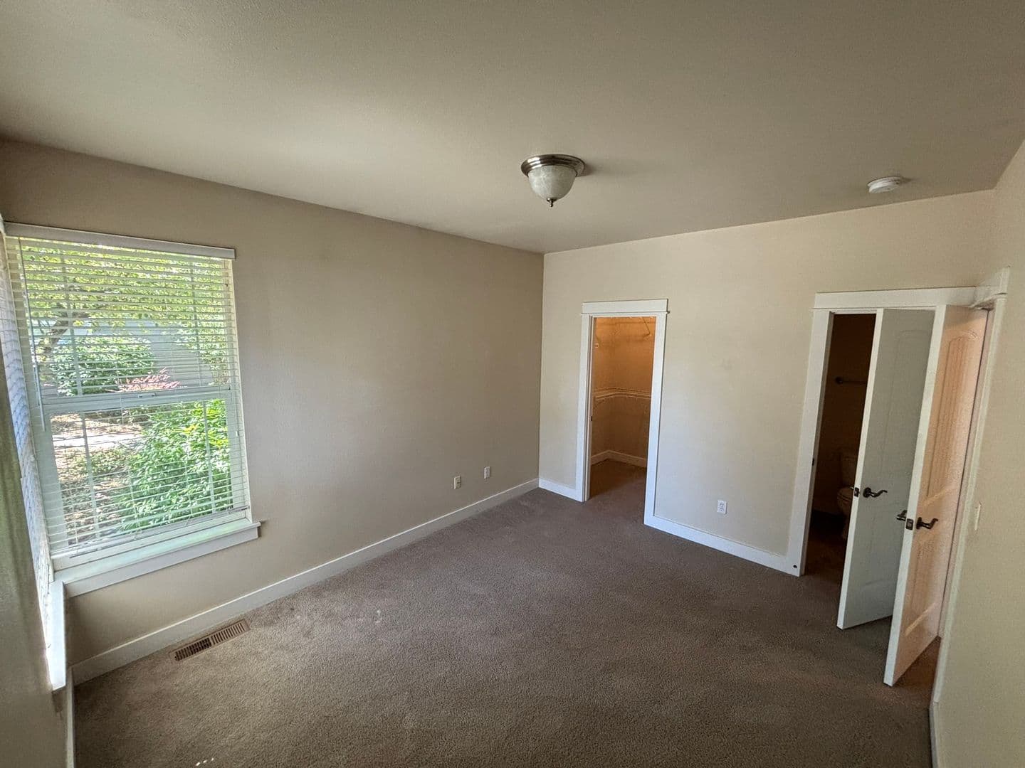 Bend Apartment: 1031 NE Watt Way
